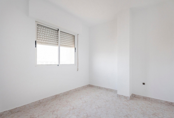 Resale - Apartment / flat - Torrevieja - Estacion De Autobuses