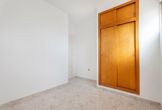 Resale - Apartment / flat - Torrevieja - Estacion De Autobuses