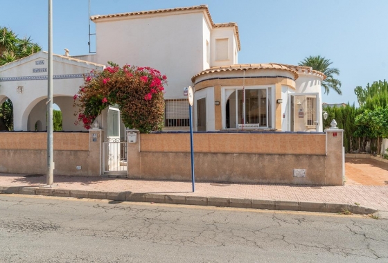 Resale - Villa - Orihuela Costa - La Florida