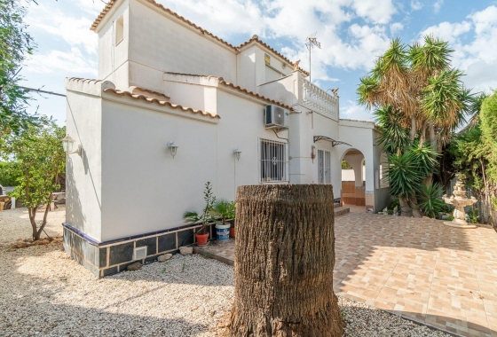 Resale - Villa - Orihuela Costa - La Florida