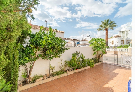 Resale - Villa - Orihuela Costa - La Florida