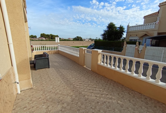 Resale - Apartment / flat - Torrevieja - El Limonar