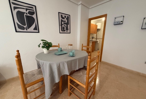 Resale - Apartment / flat - Torrevieja - Centro