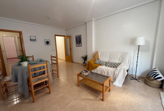 Resale - Apartment / flat - Torrevieja - Centro