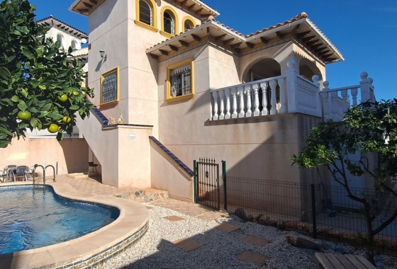 Herverkoop - Villa - La Zenia - Costa Blanca