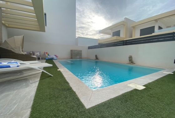 Reventa - Villa - Los Montesinos - Costa Blanca