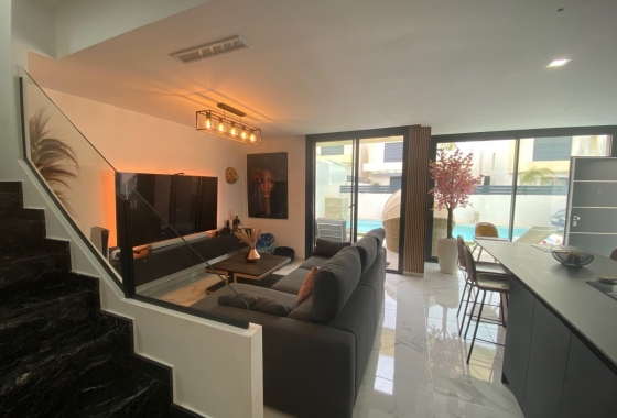 Reventa - Villa - Los Montesinos - Costa Blanca