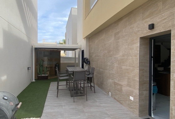 Reventa - Villa - Los Montesinos - Costa Blanca