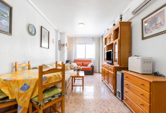 Resale - Apartment / flat - Torrevieja - Estacion De Autobuses