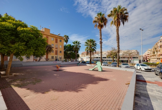 Resale - Apartment / flat - Torrevieja - Costa Blanca