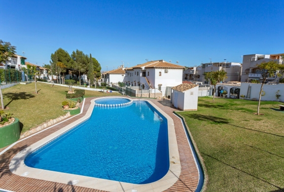 Herverkoop - Appartement / flat - Torrevieja - Lago Jardin