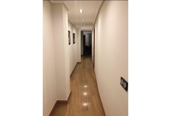 Wiederverkauf - Wohnung - Torrevieja - Centro