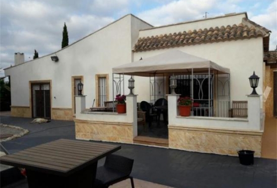 Herverkoop - Villa - La Matanza - Inland