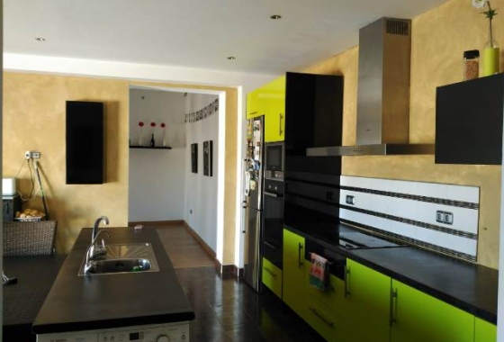 Herverkoop - Villa - La Matanza - Inland