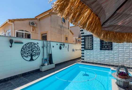 Resale - Villa - Orihuela Costa - Costa Blanca