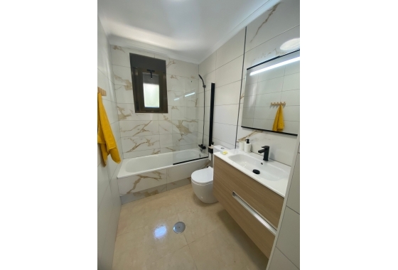 Resale - Townhouse - San Miguel de Salinas - Inland