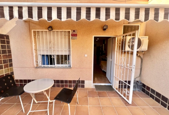 Resale - Apartment / flat - Orihuela Costa - La Zenia