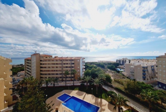 Resale - Apartment / flat - La Mata