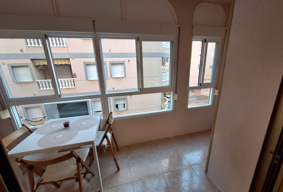 Herverkoop - Studio - Torrevieja - El Acequión - Los Náufragos