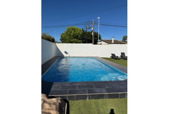 Wiederverkauf - Villa - Torrevieja - Los Balcones - Los Altos del Edén