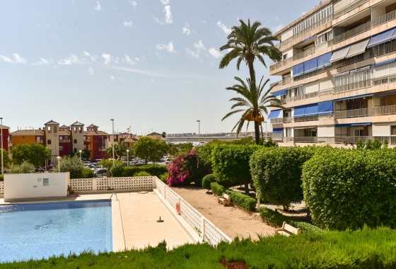 View -Spacious flat with port views in Torrevieja!