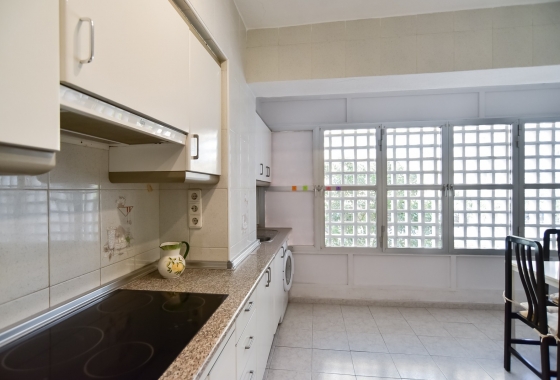 Resale - Apartment / flat - Torrevieja - El Acequión - Los Náufragos