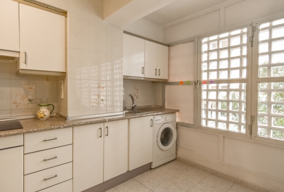 Resale - Apartment / flat - Torrevieja - El Acequión - Los Náufragos