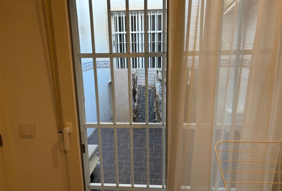 Wiederverkauf - Wohnung - Torrevieja - Centro