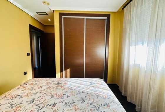 Herverkoop - Appartement / flat - Torrevieja - Estacion De Autobuses