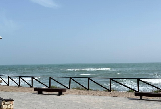 Wiederverkauf - Wohnung - Orihuela Costa - Punta Prima