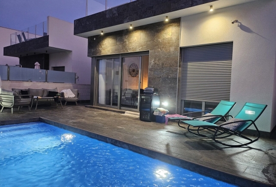 Herverkoop - Villa - Orihuela Costa - Costa Blanca