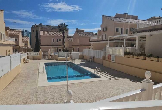 Herverkoop - Villa - Guardamar del Segura - Campomar