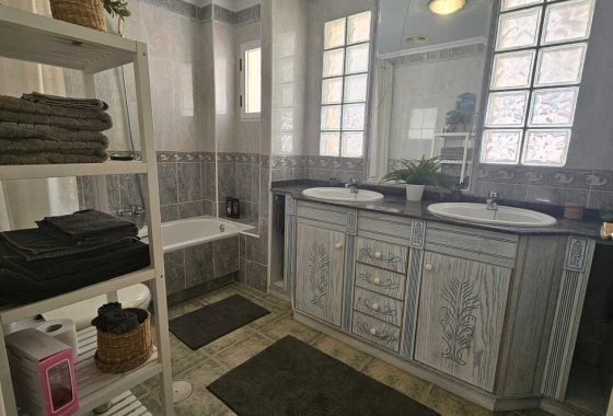 Herverkoop - Villa - Guardamar del Segura - Campomar