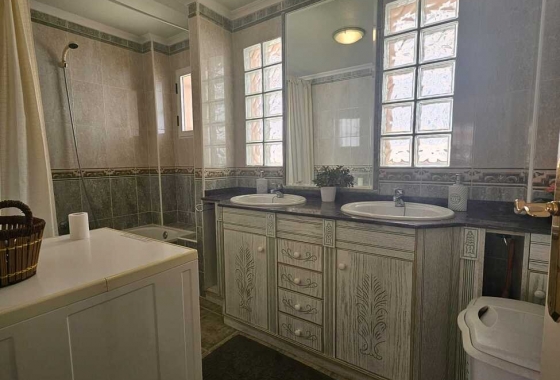 Herverkoop - Villa - Guardamar del Segura - Campomar