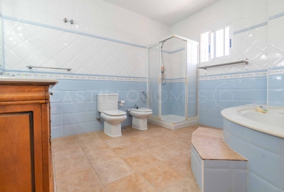 Wiederverkauf - Villa - Torrevieja - Torretas