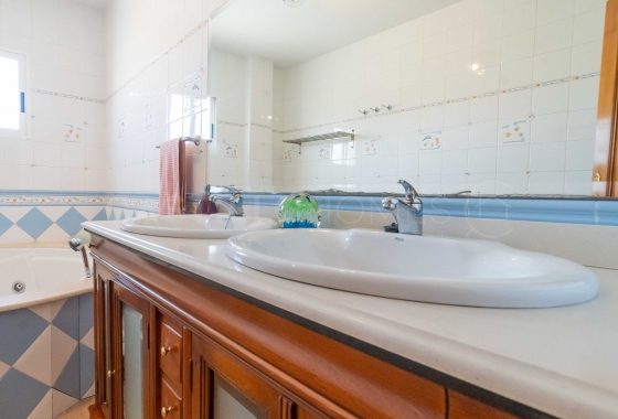 Wiederverkauf - Villa - Torrevieja - Torretas