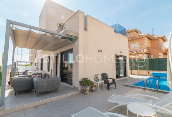 Wiederverkauf - Villa - Torrevieja - Aguas Nuevas 1