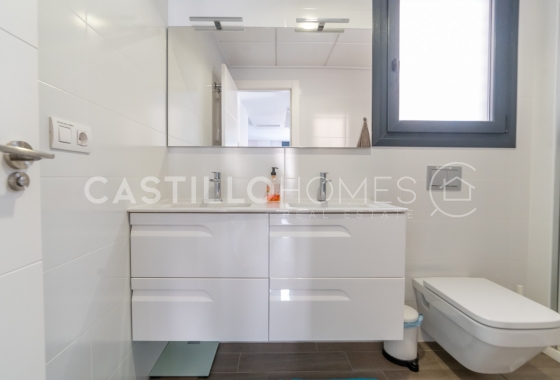 Wiederverkauf - Villa - Torrevieja - Aguas Nuevas 1