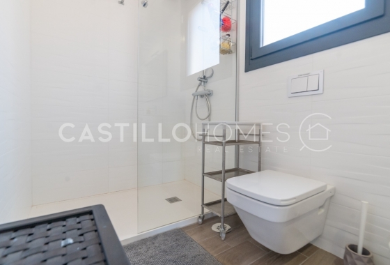 Wiederverkauf - Villa - Torrevieja - Aguas Nuevas 1