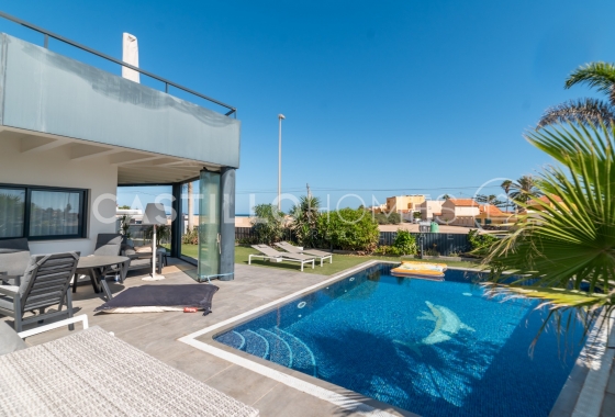 Herverkoop - Villa - Torrevieja - Urb. Rosaleda