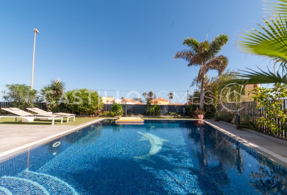 Herverkoop - Villa - Torrevieja - Urb. Rosaleda