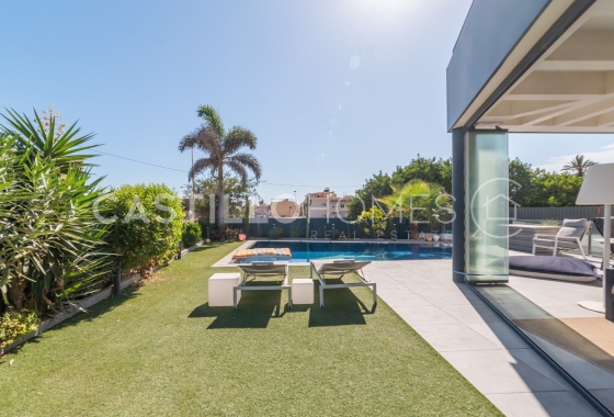 Herverkoop - Villa - Torrevieja - Urb. Rosaleda