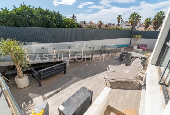 Herverkoop - Villa - Torrevieja - Urb. Rosaleda