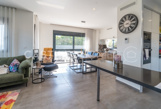 Herverkoop - Villa - Torrevieja - Urb. Rosaleda