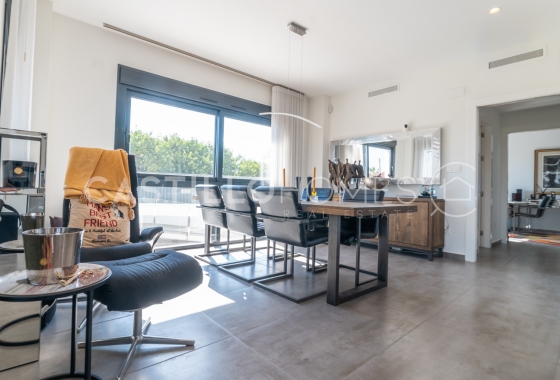 Herverkoop - Villa - Torrevieja - Urb. Rosaleda