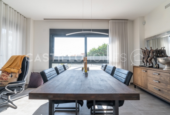 Herverkoop - Villa - Torrevieja - Urb. Rosaleda