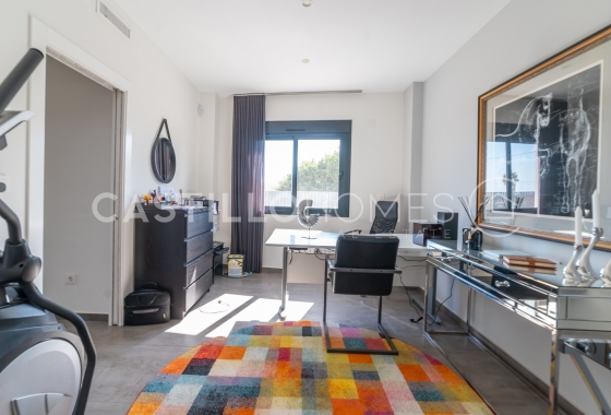 Herverkoop - Villa - Torrevieja - Urb. Rosaleda