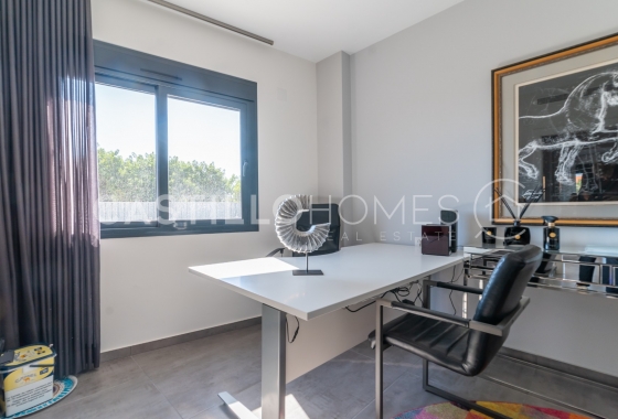 Herverkoop - Villa - Torrevieja - Urb. Rosaleda