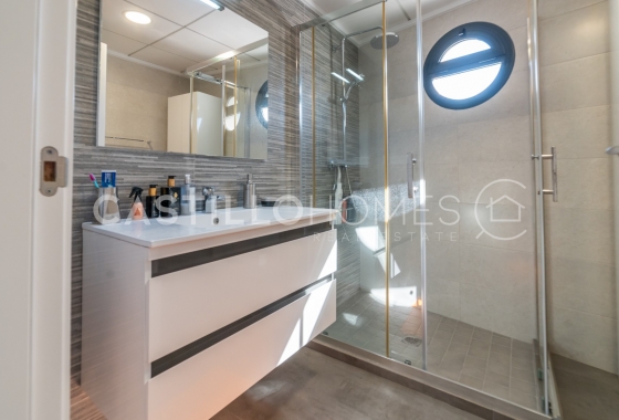 Herverkoop - Villa - Torrevieja - Urb. Rosaleda