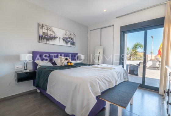 Herverkoop - Villa - Torrevieja - Urb. Rosaleda